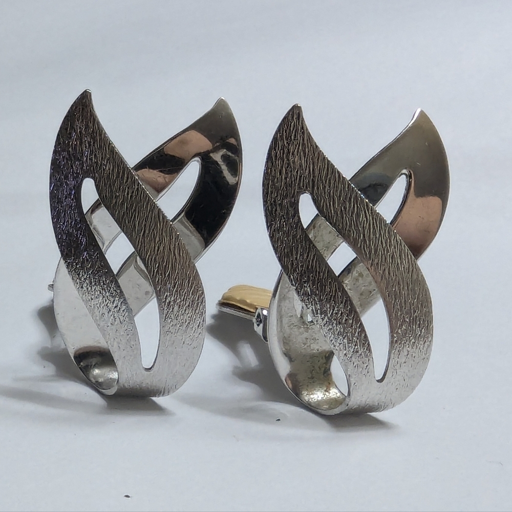 Vintage Sarah Coventry Silver Tone Satin Flame Earrings